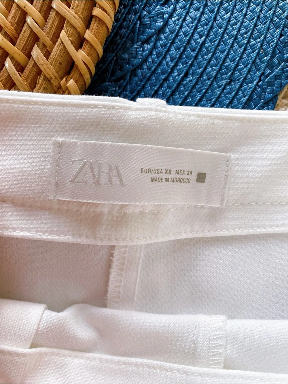 ZARA Women's White High-Waist Tailored Culottes Pant! 🤍